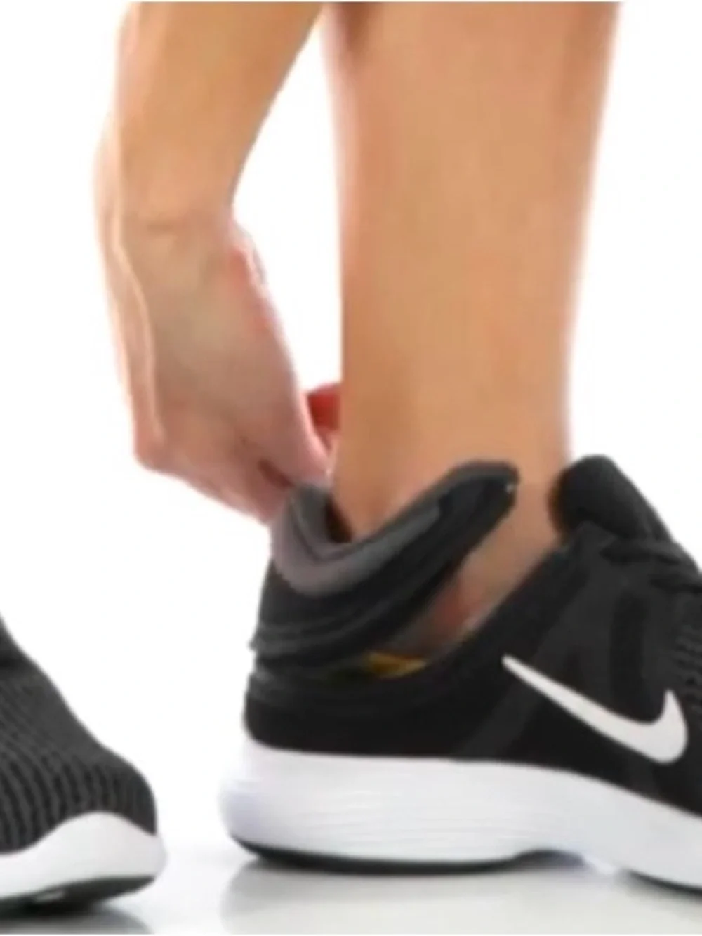 Nike Revolution 4 FlyEase Black and White Mesh Sneaker—Kids 5.5/Women’s 7